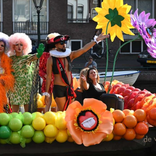 Boot, pride leiden voorzien van XL pop art bloemen